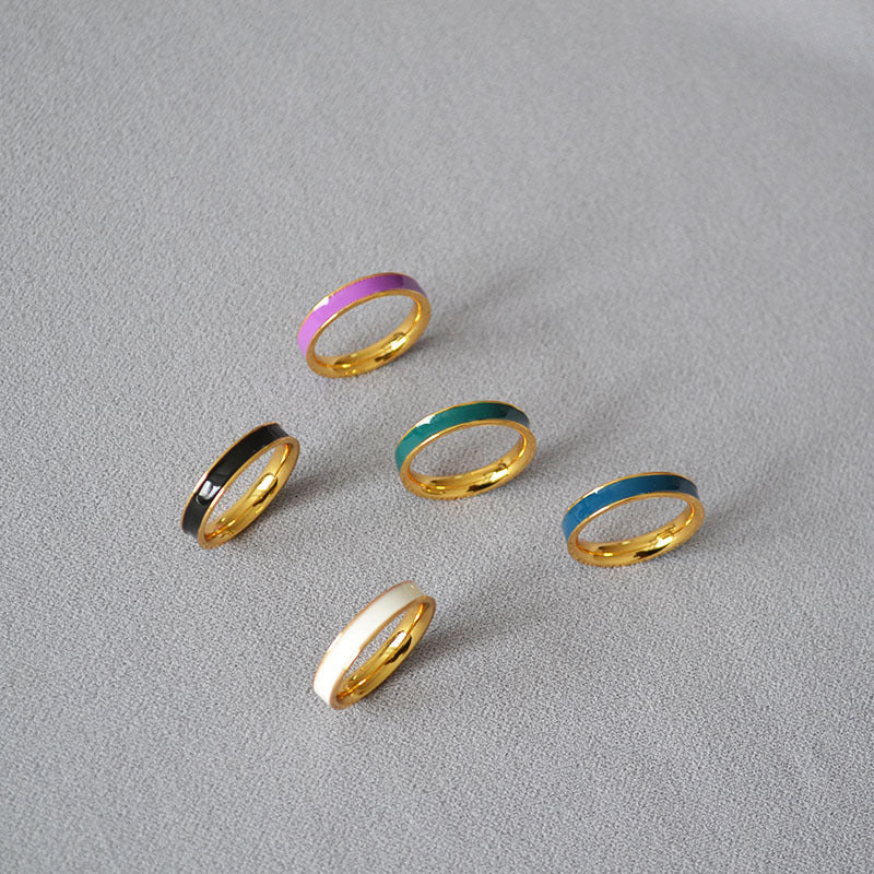 Classic Gold Ring with Timeless Appeal