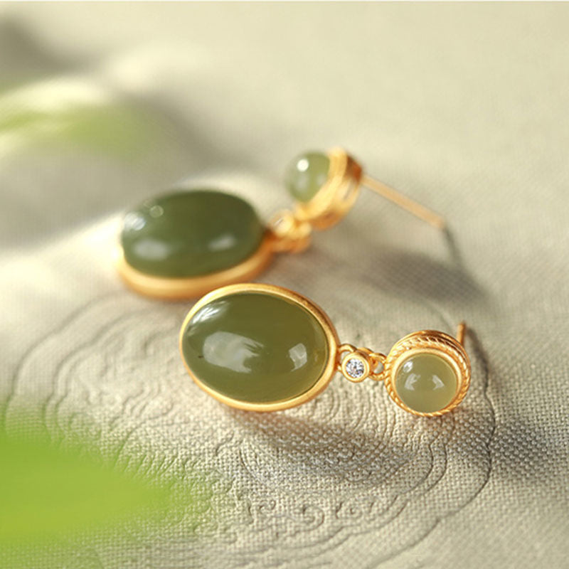 Romantic Silver Earring for Special Moments