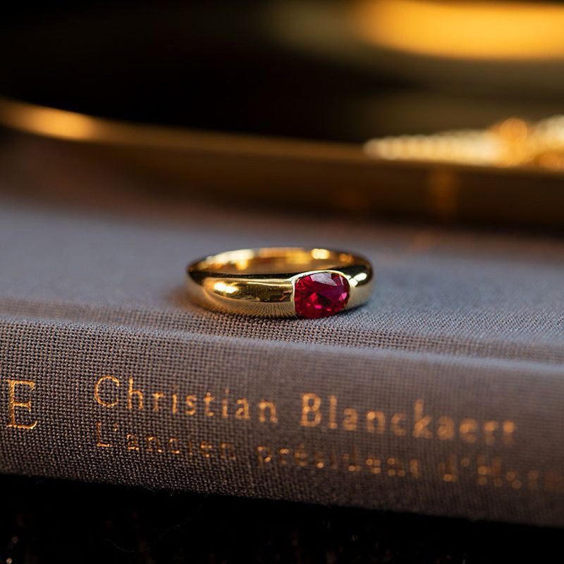 Romantic Gold Ring for Special Moments