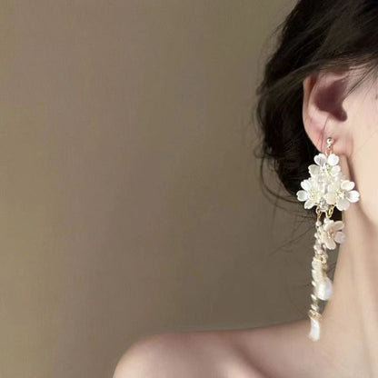 Classic Pearl Earring with Timeless Appeal