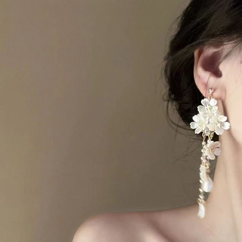 Classic Pearl Earring with Timeless Appeal