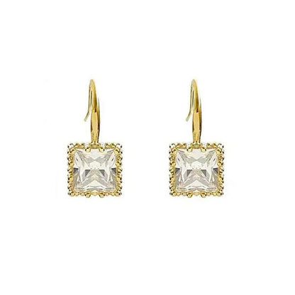 Charming Earring for Any Occasion