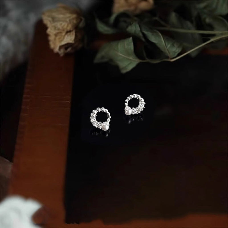 Stunning Pearl Earring for Daily Wear