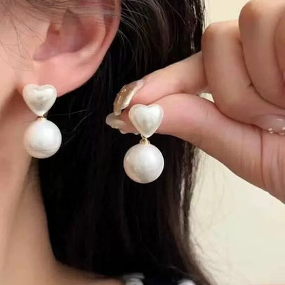 Romantic Pearl Earring for Special Moments