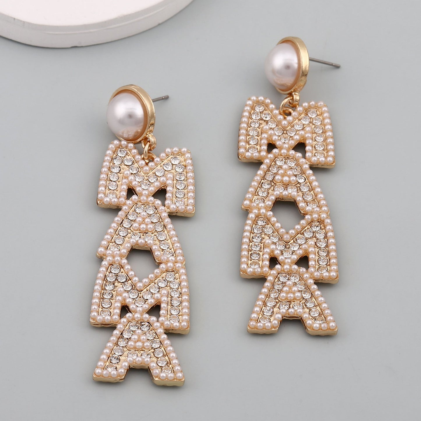 Romantic Pearl Earring for Special Moments