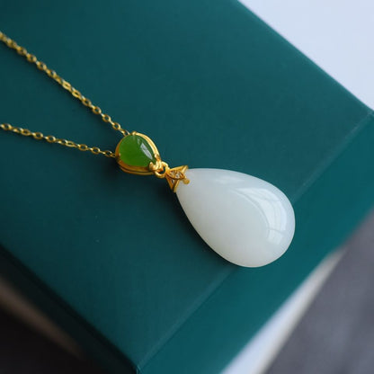 Beautiful Silver Necklace with Unique Style