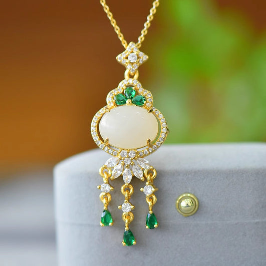 Beautiful Silver Necklace with Unique Style