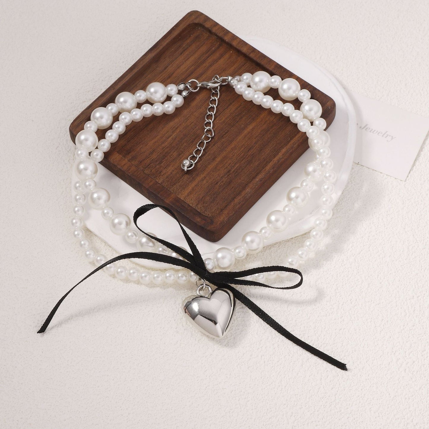 Romantic Pearl Necklace for Special Moments