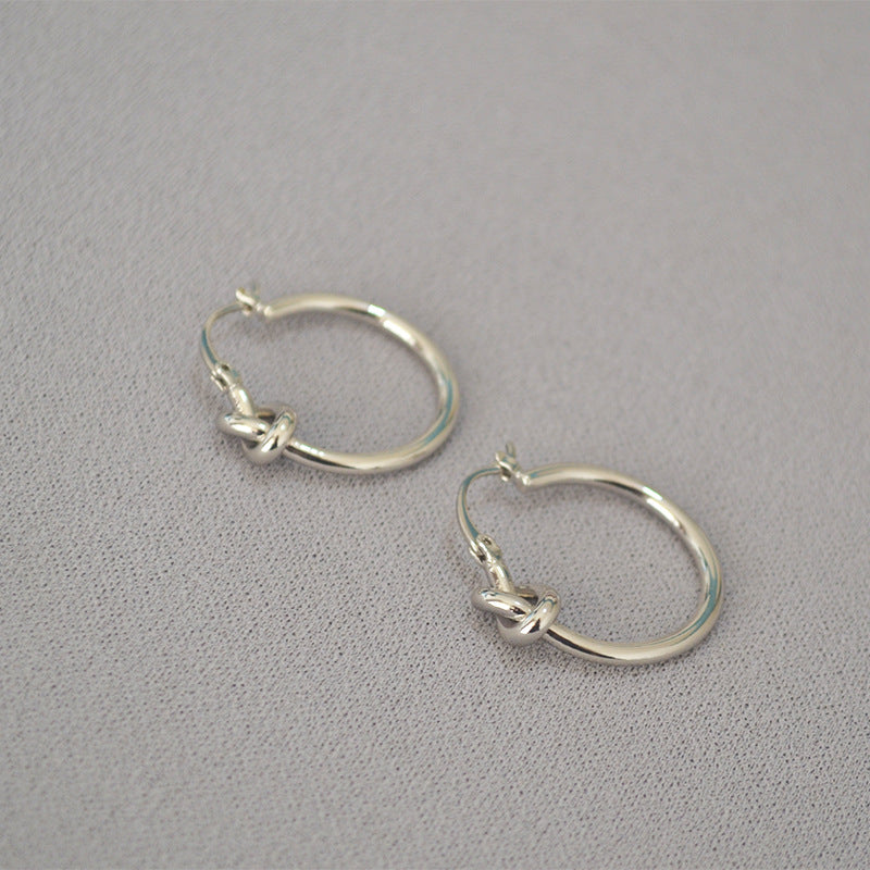 Classic Gold Earring with Timeless Appeal