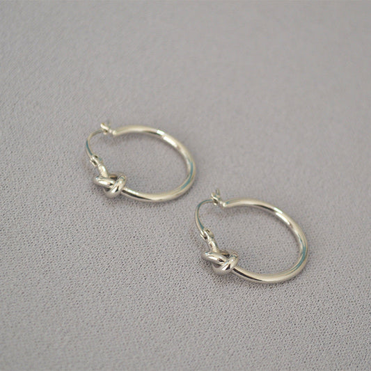 Classic Gold Earring with Timeless Appeal