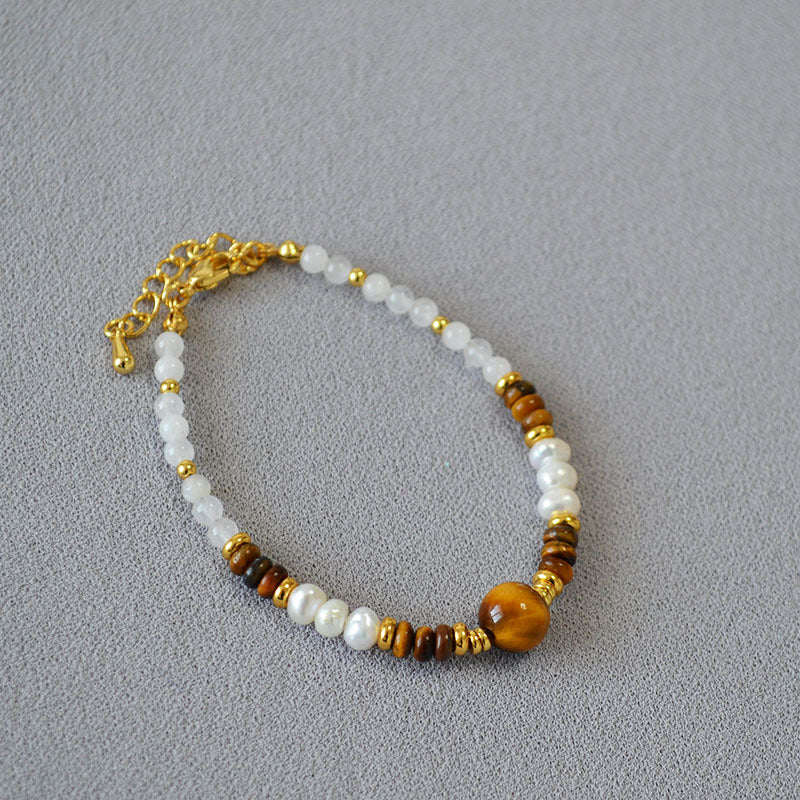 Beautiful Pearl Necklace with Unique Style