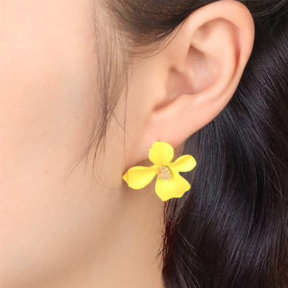 Charming Pearl Earring for Any Occasion