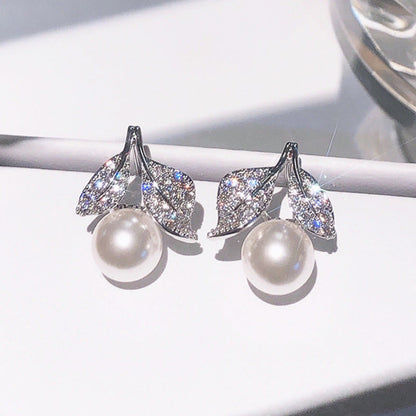 Beautiful Pearl Earring with Unique Style