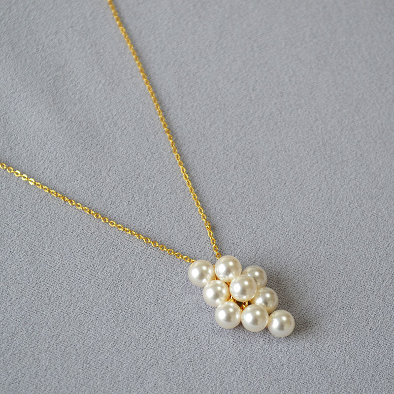 Classic Pearl Necklace with Timeless Appeal