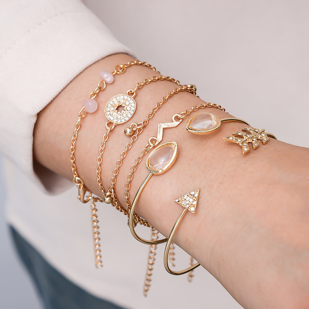 Beautiful Gold Bracelet with Unique Style