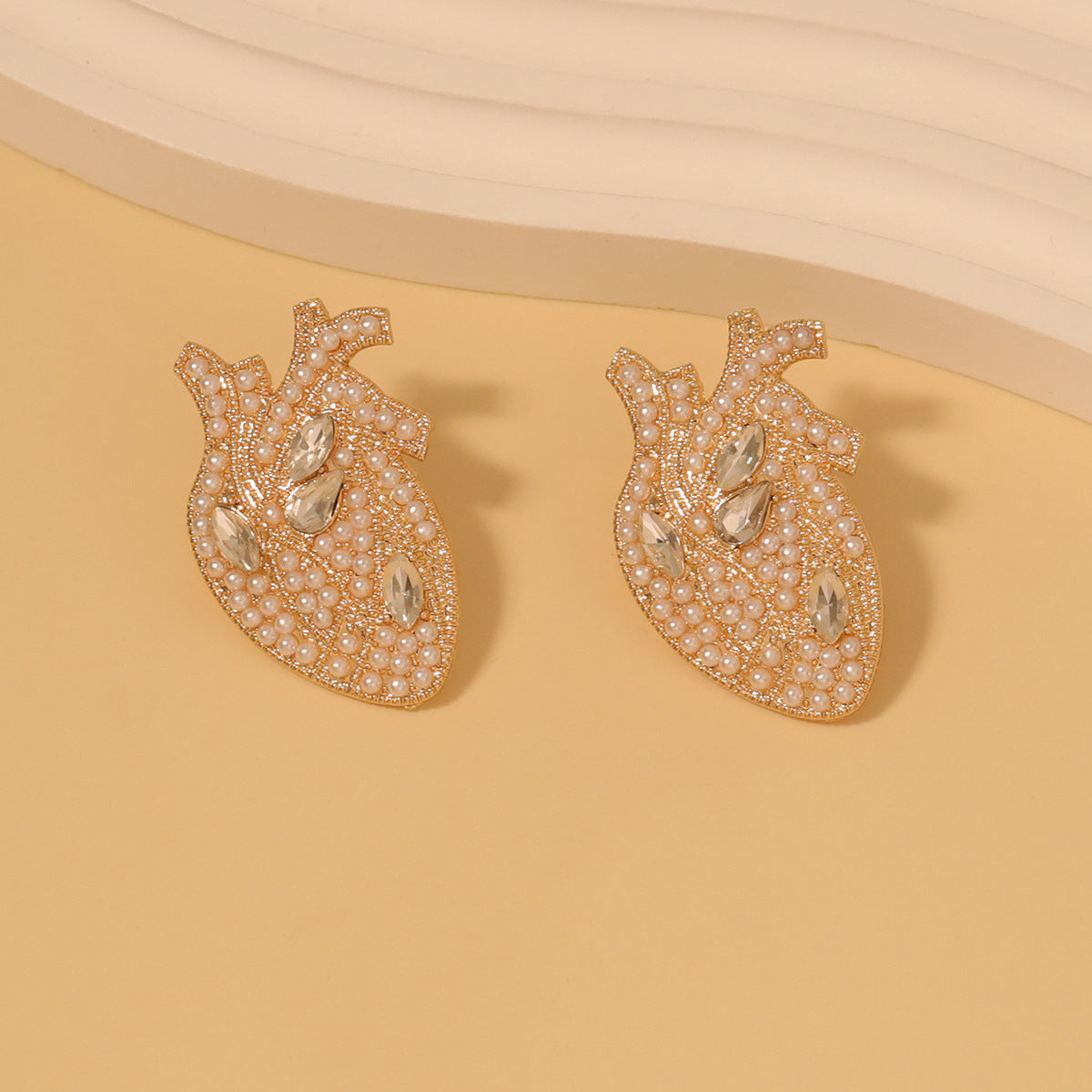Charming Pearl Earring for Any Occasion