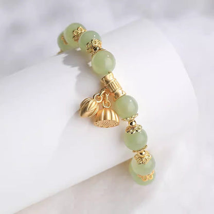 Classic Silver Bracelet with Timeless Appeal