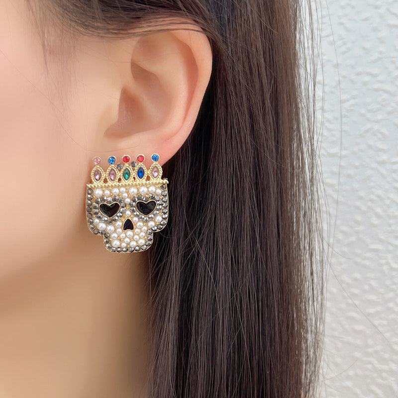Classic Pearl Earring with Timeless Appeal