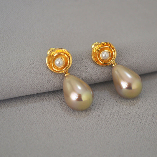 Elegant Gold Earring for Every Occasion