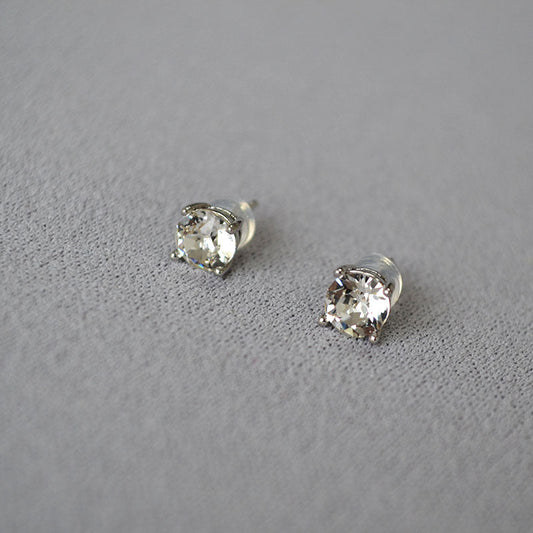 Romantic Silver Earring for Special Moments