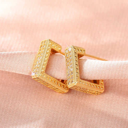 Charming Earring for Any Occasion