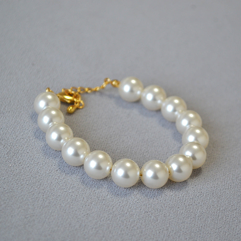 Classic Pearl Bracelet with Timeless Appeal
