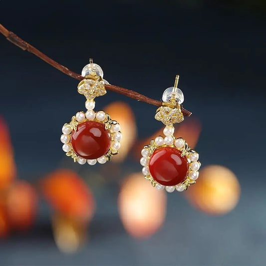 Charming Silver Earring for Any Occasion