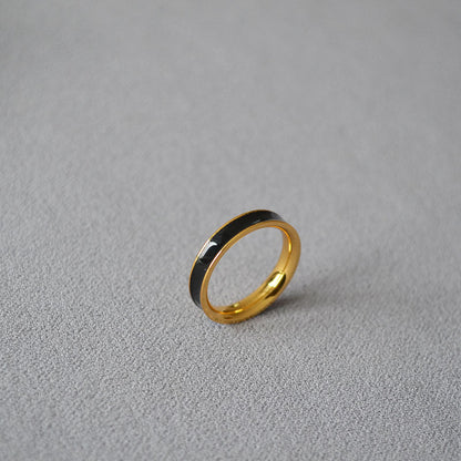Classic Gold Ring with Timeless Appeal