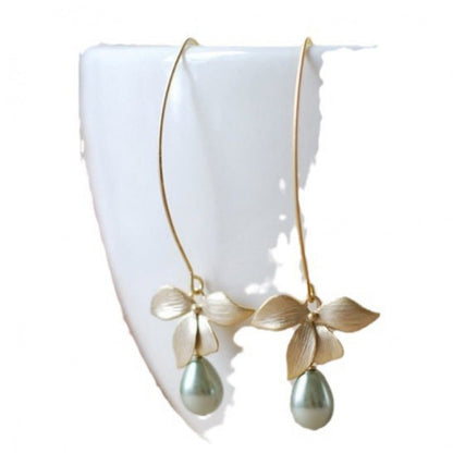 Delicate Artisan Pearl Earring