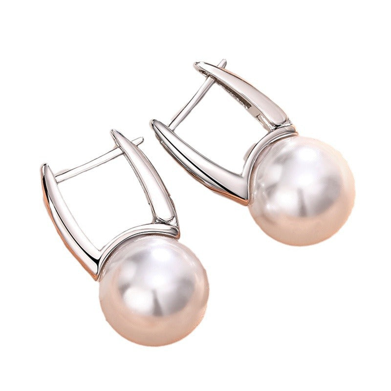 Beautiful Pearl Earring with Unique Style