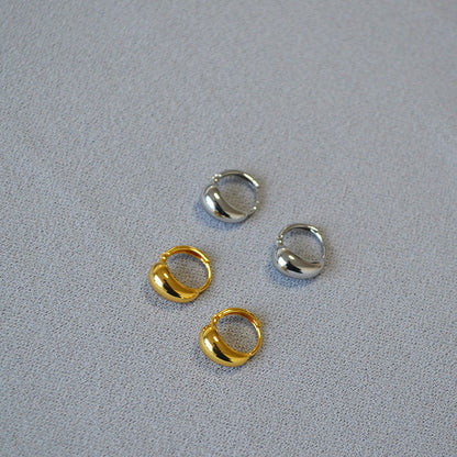 Beautiful Gold Earring with Unique Style