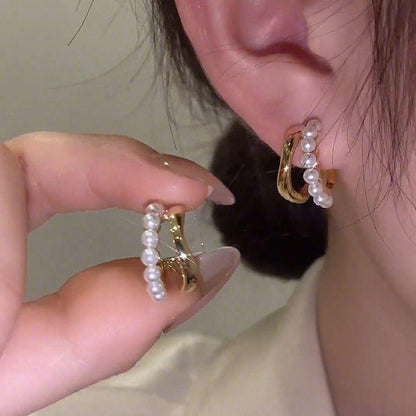 Stunning Pearl Earring for Daily Wear