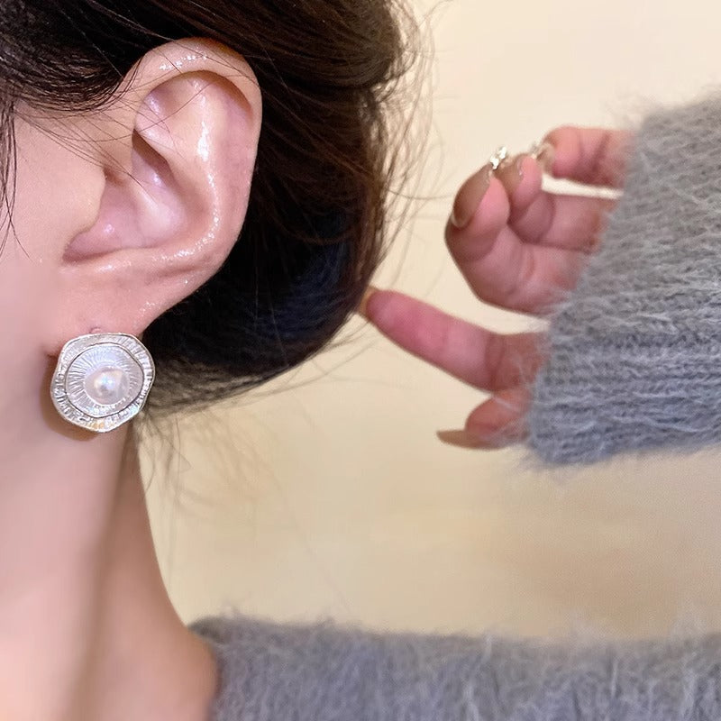 Beautiful Pearl Earring with Unique Style