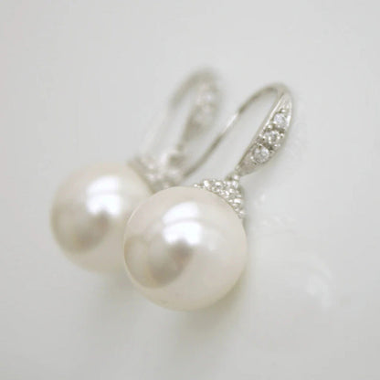 Charming Pearl Earring for Any Occasion