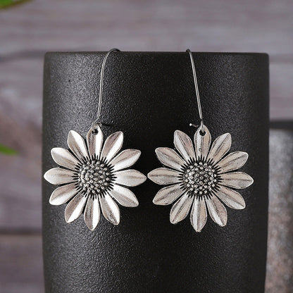Beautiful Gold Earring with Unique Style