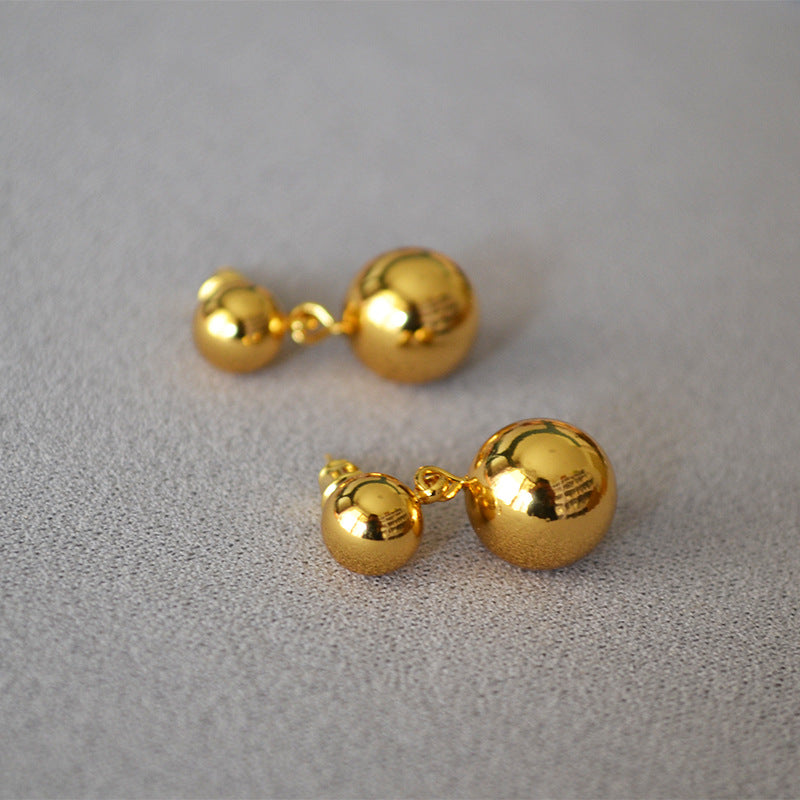 Beautiful Gold Earring with Unique Style