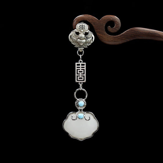 Charming Silver Pendant for Any Occasion