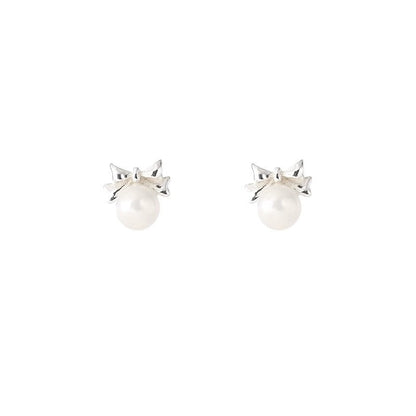 Classic Pearl Earring with Timeless Appeal