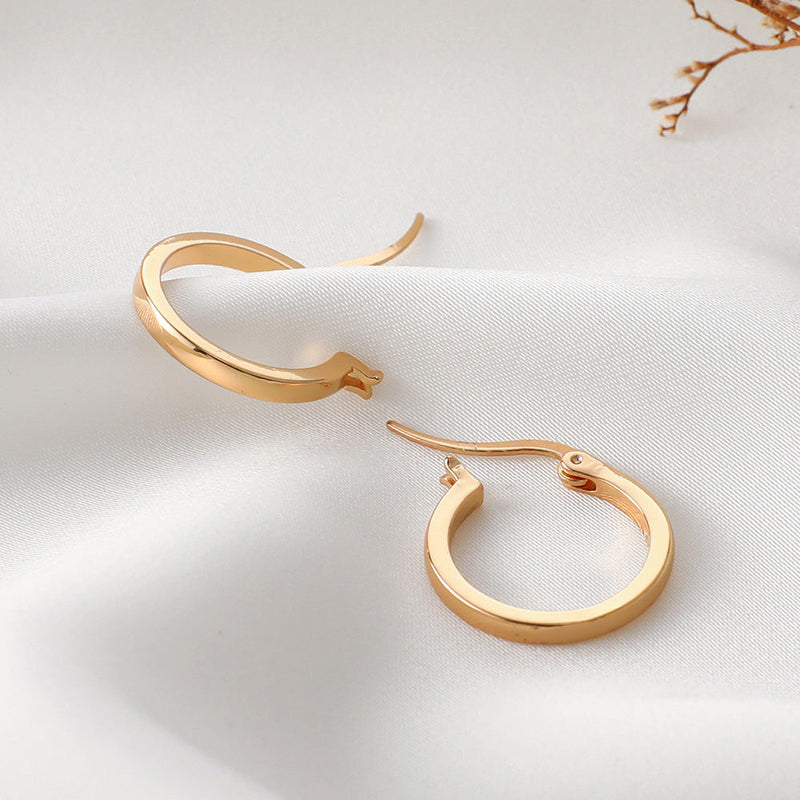 Romantic Gold Earring for Special Moments