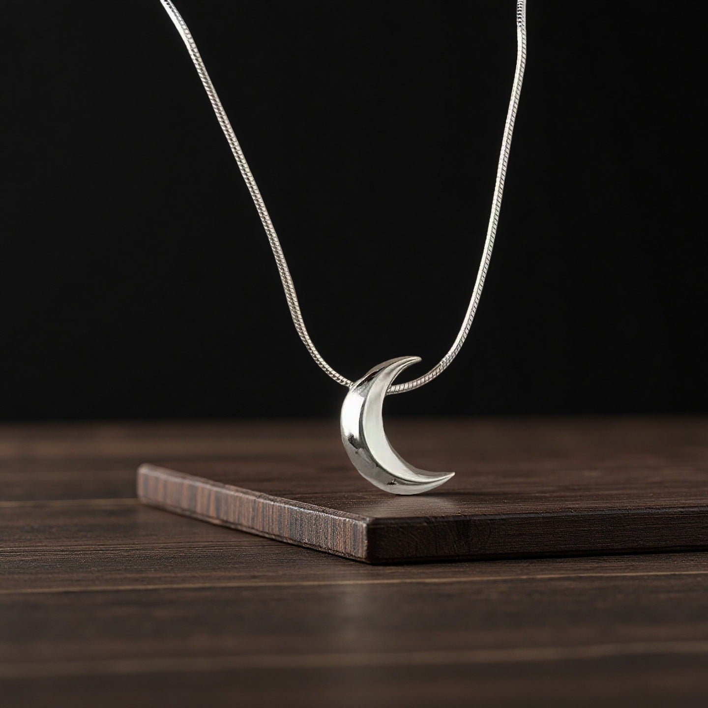Stunning Necklace for Daily Wear
