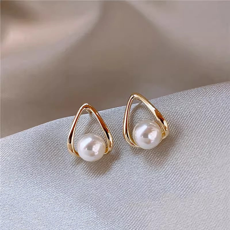 Romantic Pearl Earring for Special Moments