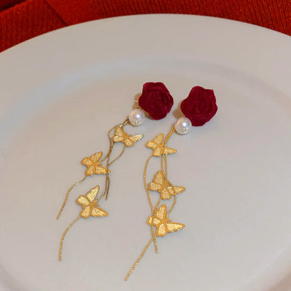 Beautiful Pearl Earring with Unique Style