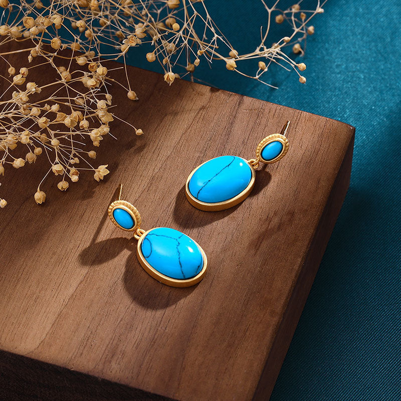 Beautiful Gold Earring with Unique Style