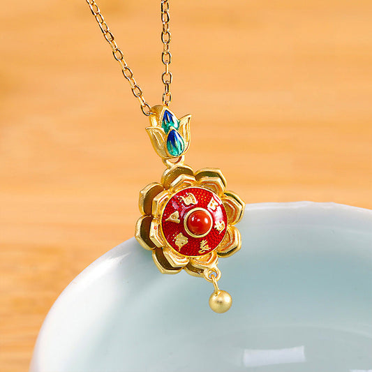 Beautiful Gold Pendant with Unique Style