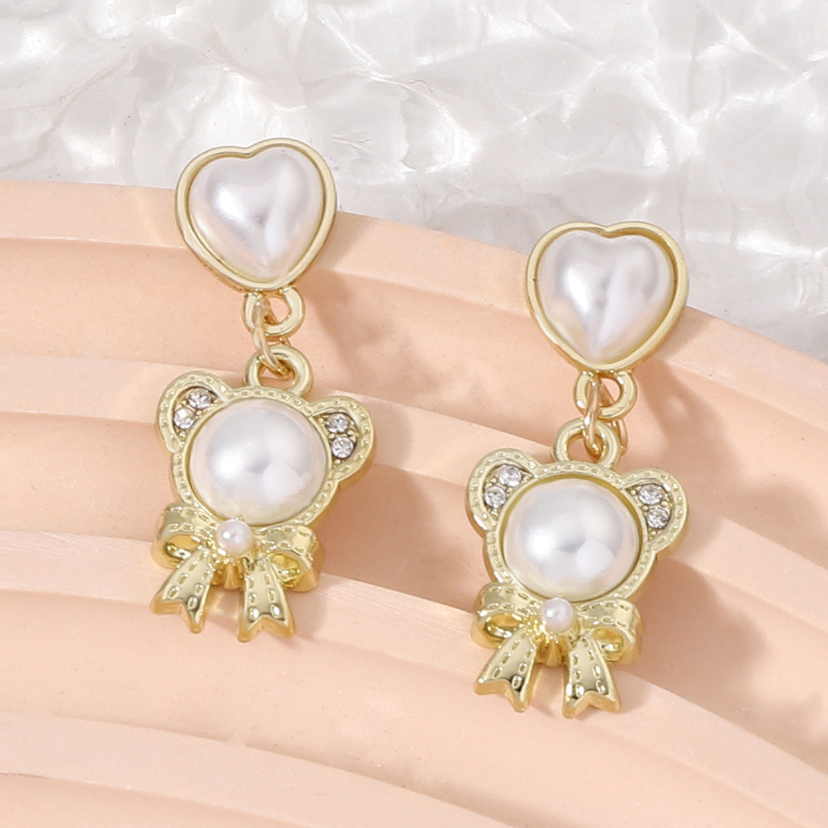Classic Pearl Earring with Timeless Appeal