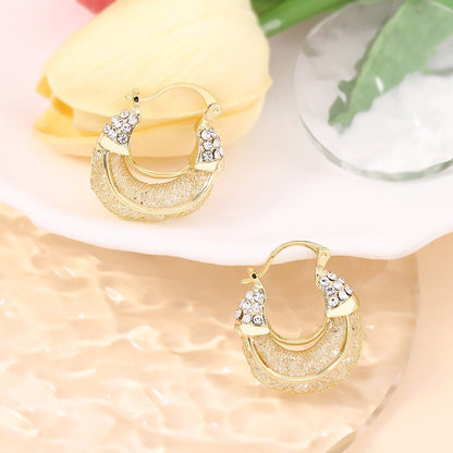 Charming Gold Earring for Any Occasion