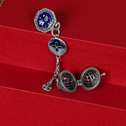 Classic Silver Piece with Timeless Appeal