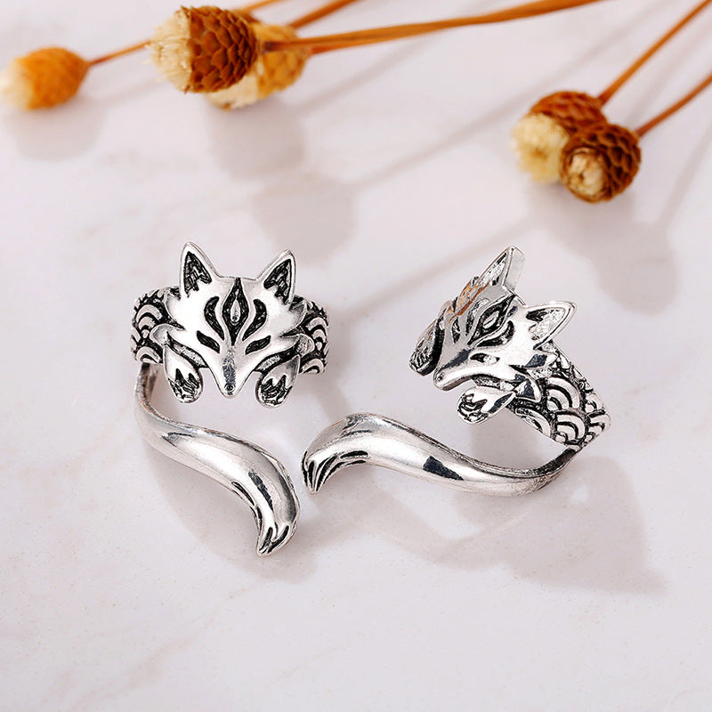 Classic Silver Ring with Timeless Appeal