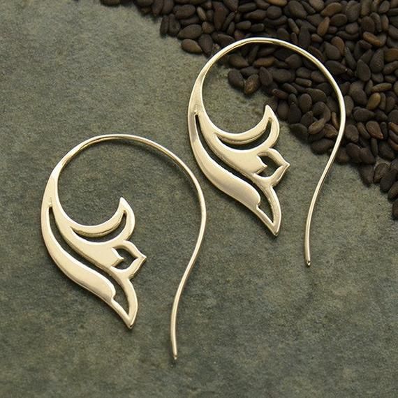 Elegant Gold Earring for Every Occasion