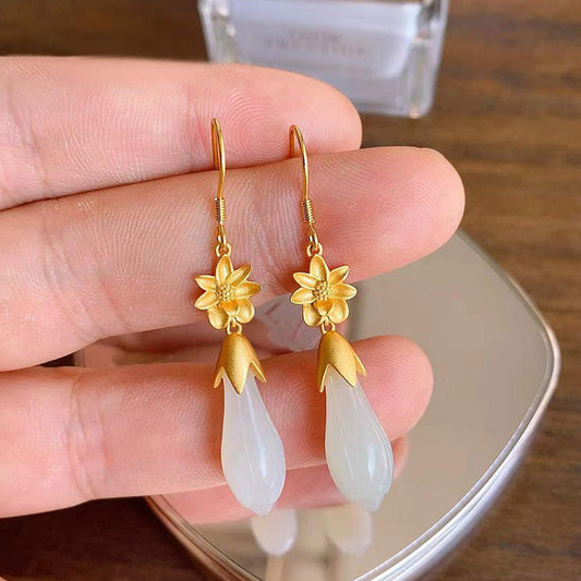 Elegant Silver Earring for Every Occasion